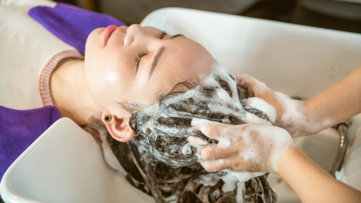 Cách massage chăm sóc tóc